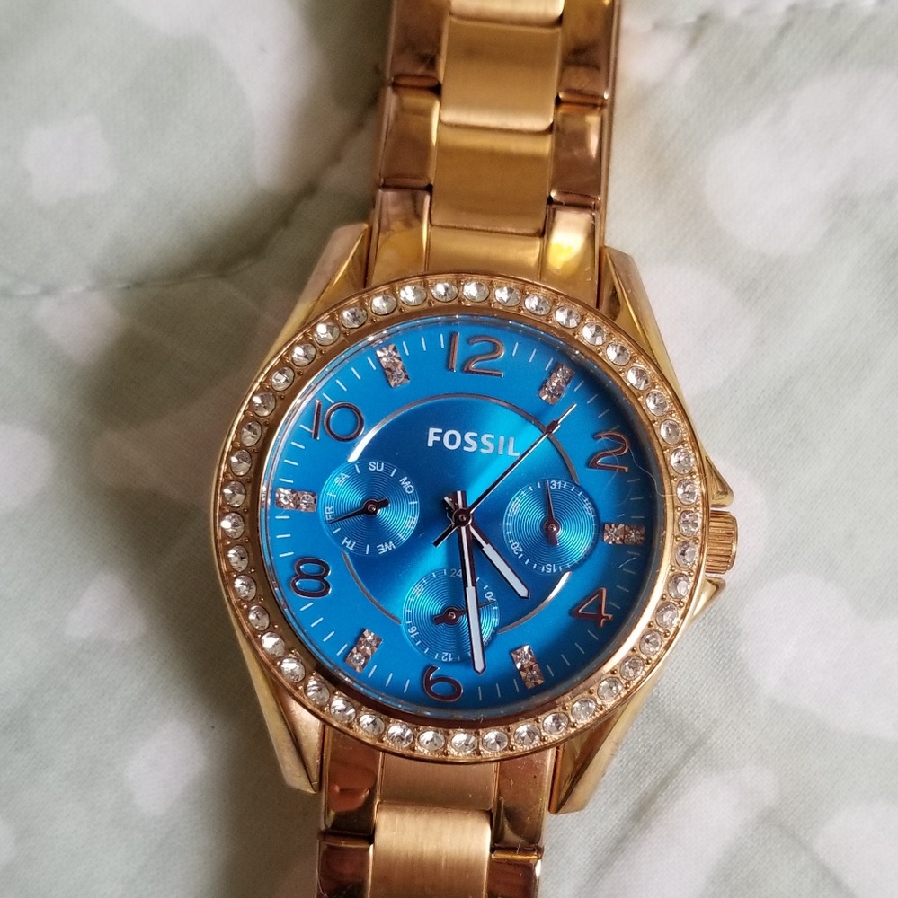 Fossil rose gold watch